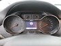 Opel Crossland 1.2 Turbo Elegance Airco, Apple Carplay/Android Auto, bluetooth, Bandenspanningscontrolesysteem, Achteruitrijcamera, Rijstrooksensor, regensensor, Op zoek naar een compacte SUV die stijl, comfort en zuinigheid perfect combineert? Dan is deze Opel Crossland 1.2 Turbo Elegance precies wat je zoekt. Deze uitvoering biedt niet alleen een mo