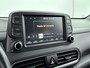 Hyundai Kona 1.0T ESSENCE *| TREKHAAK | NAVI | CLIMA | 16'' LM VELGEN | CRUISE | CAMERA | NAVI via APPLE CAR PLAY & ANDROID AUTO |