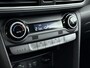 Hyundai Kona 1.0T ESSENCE *| TREKHAAK | NAVI | CLIMA | 16'' LM VELGEN | CRUISE | CAMERA | NAVI via APPLE CAR PLAY & ANDROID AUTO |