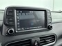 Hyundai Kona 1.0T ESSENCE *| TREKHAAK | NAVI | CLIMA | 16'' LM VELGEN | CRUISE | CAMERA | NAVI via APPLE CAR PLAY & ANDROID AUTO |