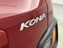 Hyundai Kona 1.0T ESSENCE *| TREKHAAK | NAVI | CLIMA | 16'' LM VELGEN | CRUISE | CAMERA | NAVI via APPLE CAR PLAY & ANDROID AUTO |