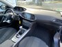 Peugeot 308 SW 1.2 PureTech Blue Lease Premium met o.a. pano dak, navi, LED, camera, etc.