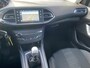 Peugeot 308 SW 1.2 PureTech Blue Lease Premium met o.a. pano dak, navi, LED, camera, etc.