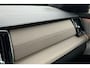 Volvo XC90 T8 Automaat Plug-in hybrid AWD Ultra Dark Verwarmbare voorstoelen | Massagefunctie voorstoelen | Verwarmbaar stuurwiel | Verwarmbare achterbank | Premium audio by Bowers & Wilkins | Panoramadak | Luchtvering | Rondomzicht camera | 21 inch Lichtmetalen velgen | Semi elektrische trekhaak | Alarmklasse 3