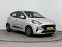 Hyundai i10 1.0 COMFORT | NAVI via APPLE CAR PLAY & ANDROID AUTO | TREKHAAK voor FIETSENDRAGER | AIRCO | CRUISE | BLUETOOTH | STOOTSTRIPS | FABRIEKSGARANTIE GELDIG T/M 1-2029! |
