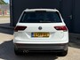 Volkswagen Tiguan 1.4 TSI Comfortline Business / Elektrisch Wegklapbare Trekhaak ( 1600 KG trekgewicht ) / Stoelverwarming / Adaptieve Cruise Control / Navigatie / Bluetooth