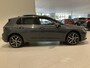 Volkswagen Golf 1.5 eHybrid Style Edition 204 PK | Automaat | Panoramadak | Dodehoeksensoren | IQ Lights | Elektrisch Verstelbare Bestuurdersstoel | Achteruitrijcamera | Apple Carplay | Park Assist | Keyless | Stoelverwarming | Stuurwielverwarming | Sfeerverlichting |