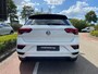 Volkswagen T-Roc 1.5 TSI 150pk DSG R-Line / Panoramadak / Virtual Cockpit / 2x R-Line / 19" LMV / Trekhaak