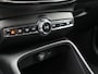 Volvo XC40 T4 Momentum Automaat 191pk Dealer O.H | Adaptive Cruise | Harman Kardon | Camera | Lederen Sportstoelen Verwarmd | LED | Pilot Assist |  Navigatie | Virtual | DAB |