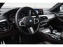 BMW 5-Serie Touring 520i High Executive M-Sport Leder dashboard / Pano / Individual / Camera / 19inch