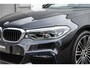 BMW 5-Serie Touring 520i High Executive M-Sport Leder dashboard / Pano / Individual / Camera / 19inch