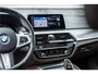 BMW 5-Serie Touring 520i High Executive M-Sport Leder dashboard / Pano / Individual / Camera / 19inch