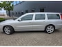 Volvo V70 2.5 R, netto ex BTW € 12.950, handgeschakeld, bijtel vriendelijk!