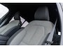 Volvo XC40 2.0 B3 Plus Black Edition | Google | Stuur-/Stoelverwarming | Pixel LED Koplampen | 360 Camera | Adaptieve Cruise | Getint Glas | BLIS | 20" LM