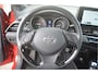 Toyota C-HR 2.0 Hybrid Bi-Tone trekhaak stuur, stoelverwarming, 12 mnd. gar.