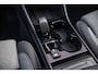 Volvo XC40 2.0 B3 Plus Black Edition | Stuur/Stoelverwarming | Pixel LED Koplampen | 20" Velgen | 360 Camera | Adaptive Cruise Control | Getint Glas | BLIS |