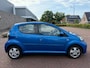 Toyota Aygo 1.0-12V Dynamic Blue / Airco! / 5-Deurs! / N.A.P. / NL AUTO / Leuke auto
