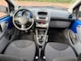 Toyota Aygo 1.0-12V Dynamic Blue / Airco! / 5-Deurs! / N.A.P. / NL AUTO / Leuke auto