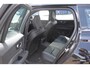 Volvo V60 T6 350PK Automaat Plug-in Hybrid AWD Plus Dark / Adaptive cruise control / Elektrische stoelen / Harman Kardon audio / Trekhaak / Pilot assist / BLIS / Stoel en stuur verwarming / Elektrische achterklep / Parkeersensoren met 360 camera / Google infotainment