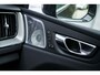 Volvo XC60 2.0 T6 Plug-in hybrid AWD Plus Black Edition | Bowers & Wilkins | Adaptieve Cruise | Stoel-/Stuurverwarming | Trekhaak | Luchtvering | 360 Camera | BLIS | Panoramadak |