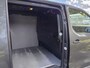 Opel Vivaro L3 2.0D Innovation 122pk EAT8 AUTOMAAT | Carbolt laadruimte beveiliging | Houten afwerking laadruimte | RVS traanplaat | 17 inch LM velgen | Exterieur Pakket | NAVI | Multimedia | Apple Carplay | Android Auto | Achteruitrijcamera | Parkeersensoren voor en achter | Lederen stuurwiel met bediening | Bestuurdersstoel comfort | Bank voorpassagiers | Reservewiel