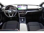 SEAT Leon 1.5 TSI e-Hybrid FR Business 204PK / 150kW Achteruitrijcamera, verwarmbare voorstoelen, Keyless Entry & Start, Apple Carplay & Android Auto, alarmsysteem, draadoos telefoon laden, voledig digitaal instrumentenpaneel (Virtual Cockpit), parkeersensoren voor + achter, grootlichassistent, 17'' LMV 'Dynamic'