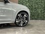 Volvo XC90 T8 AWD Recharge Ultimate Dark | Vol! | Luchtvering | Bowers & Wilkins | 360° Camera | Head-Up Display | Alcantara hemelbekleding | 455pk | Adaptieve Cruise Control | Stoelverwarming voor+achter | Stuurwielverwarming | 22 Inch | Full LED meesturende koplam .