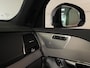 Volvo XC90 T8 AWD Recharge Ultimate Dark | Vol! | Luchtvering | Bowers & Wilkins | 360° Camera | Head-Up Display | Alcantara hemelbekleding | 455pk | Adaptieve Cruise Control | Stoelverwarming voor+achter | Stuurwielverwarming | 22 Inch | Full LED meesturende koplam .