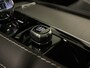 Volvo XC90 T8 AWD Recharge Ultimate Dark | Vol! | Luchtvering | Bowers & Wilkins | 360° Camera | Head-Up Display | Alcantara hemelbekleding | 455pk | Adaptieve Cruise Control | Stoelverwarming voor+achter | Stuurwielverwarming | 22 Inch | Full LED meesturende koplam .