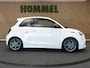 Abarth 500e Urban 42 kWh - APPLE CARPLAY/ANDROID AUTO - PARKEERSENSOREN ACHTER - CRUISE CONTROL - KEYLESS START - SPORTSTUUR - NAVIGATIESYSTEEM FULLMAP - LED KOPLAMPEN - DAB+ RADIO