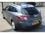 Renault Megane Estate 1.2 TCe Limited Navigatie/Cruise control/Climate control/Radio-CD speler/Trekhaak/Elektrische ramen/Elektrisch verstelbare spiegels.