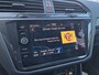 Volkswagen Tiguan 1.5 TSI R-Line Business+ 12MND BOVAG GAR | E-TREKHAAK| ACC | STUUR/STOEL VERW | CAMERA | LANE ASS |