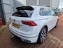 Volkswagen Tiguan 1.5 TSI R-Line Business+ 12MND BOVAG GAR | E-TREKHAAK| ACC | STUUR/STOEL VERW | CAMERA | LANE ASS |