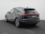 Audi Q6 e-tron S edition quattro 100 kWh l Adaptive cruise control l MMI experience pro l MMI-bijrijdersscherm l Glazen panoramadak l S-sportonderstel l RS Carbon Styling Pack l Autom. airconditioning 3 zones l Matrix-functie l Stoelverwarming voor en achter l Omgevingscamera's l Elektrisch instel. voorstoelen l Geheugen best.stoel + spiegels l Stuurverwarming l Apple Carplay / Android Auto l Lichtpakket plus ambient light l Trekhaak, mechanisch draaibaar l Audi drive select l Alarm Klasse III l Warmtepomp