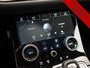 Land Rover Range Rover Evoque P200 AWD R-Dynamic | Afneembare Trekhaak | Meridian Audio | 20" L.M | Lederen Sportstoelen Memory & Verwarmd | Carplay | Camera | LED |