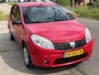 Dacia Sandero 1.2 5-Drs Audio/CD Getint glas Colorpakket ABS 2 x airbag Dealeronderhoud Nieuwe Apk!