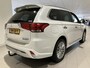 Mitsubishi Outlander 2.4 PHEV Intense+ 224 PK | Panoramadak | Trekhaak | Stuurwielverwarming | Achteruitrijcamera | Stoelverwarming | Apple Carplay | Parkeersensoren | Dodehoeksensoren | Halflederen Bekleding | Elektrische Achterklep |