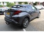 Toyota C-HR 1.8 HYBRID EXECUTIVE AFN-TREKHAAK DODEHOEK STOEL & STUUR VERW. KEYLESS LED PARK.SENSOREN V+A