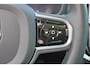 Volvo V60 B4 Plus Bright - Panorama/schuifdak - IntelliSafe Assist & Surround - Adaptieve LED koplampen - Parkeercamera achter - Verwarmde voorstoelen, stuur & achterbank - Parkeersensoren voor & achter - Extra getint glas - Elektr. inklapbare trekhaak - 18' LMV