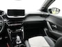 Peugeot e-208 EV GT 350 50 kWh | Apple Carplay | Navigatie | Voorstoel Verwarmd | Parkeersensoren Voor én Achter | Dodehoekdetectie | Lane Assist | Adaptive Cruise Control | Keyless Entry & Start |