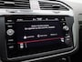 Volkswagen Tiguan 1.5 TSI R-Line Business | PANORAMADAK | NAVIGATIE | APPLE CAR PLAY | LED VERLICHTING | BLACK OPTIEK | ELEKTRISCHE ACHTERKLEP |