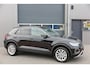 Volkswagen T-Roc 1.5 TSI 150pk DSG Life Edition, Camera,Navigatie,Virtual cockpit, ACC, Carplay ,Keyless ,Led verlichting ,Stoelverwarming, Schakelmogelijkheid stuurwiel, etc. slechts 3000km! Fabrieksgarantie t/m 02-2027.