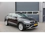 Volkswagen T-Roc 1.5 TSI 150pk DSG Life Edition, Camera,Navigatie,Virtual cockpit, ACC, Carplay ,Keyless ,Led verlichting ,Stoelverwarming, Schakelmogelijkheid stuurwiel, etc. slechts 3000km! Fabrieksgarantie t/m 02-2027.