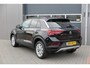 Volkswagen T-Roc 1.5 TSI 150pk DSG Life Edition, Camera,Navigatie,Virtual cockpit, ACC, Carplay ,Keyless ,Led verlichting ,Stoelverwarming, Schakelmogelijkheid stuurwiel, etc. slechts 3000km! Fabrieksgarantie t/m 02-2027.