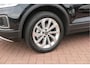 Volkswagen T-Roc 1.5 TSI 150pk DSG Life Edition, Camera,Navigatie,Virtual cockpit, ACC, Carplay ,Keyless ,Led verlichting ,Stoelverwarming, Schakelmogelijkheid stuurwiel, etc. slechts 3000km! Fabrieksgarantie t/m 02-2027.
