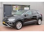 Volkswagen T-Roc 1.5 TSI 150pk DSG Life Edition, Camera,Navigatie,Virtual cockpit, ACC, Carplay ,Keyless ,Led verlichting ,Stoelverwarming, Schakelmogelijkheid stuurwiel, etc. slechts 3000km! Fabrieksgarantie t/m 02-2027.