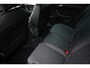 SEAT Leon Sportstourer 1.5 TSI e-Hybrid FR Business 204PK / 150kW, Achteruitrijcamera, 3-zone Climatronic, Apple Carplay & Android Auto, dodehoeksensor, adaptive cruise control, grootlichtassistent, keyless start, volledig digitaal instrumentenpaneel (Virtual Cockpit), black pack (18'' LMV zwart, spiegelkappen. achterspoiler & sideskirts uitgevoerd in zwart), parkeersensoren voor & achter (pdc)