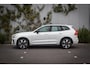 Volvo XC60 2.0 T6 Plug-in hybrid AWD Ultra Dark | Adaptieve Cruise Control | BLIS Dodehoek Detectie | 360 Graden camera | Trekhaak | Harman Kardon audio | Schuif-/kanteldak | All-Season banden