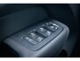 Volvo XC60 2.0 T6 Plug-in hybrid AWD Ultra Dark | Adaptieve Cruise Control | BLIS Dodehoek Detectie | 360 Graden camera | Trekhaak | Harman Kardon audio | Schuif-/kanteldak | All-Season banden