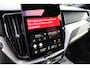 Volvo XC60 T6 AWD Ultra Black Edition | Bowers & Wilkins | Luchtvering | Gelamineerde zijruiten| Head-Up Display |